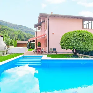 Jane E Jolie Private Swimming Pool Ferienhaus
